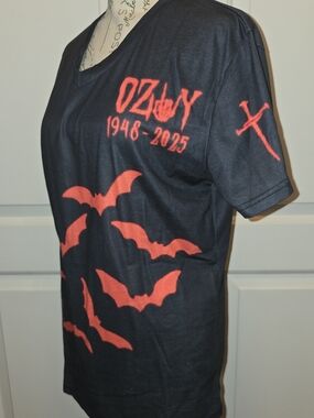 Ozzy Osbourne T-Shirt Black With Red Bats Small NWT